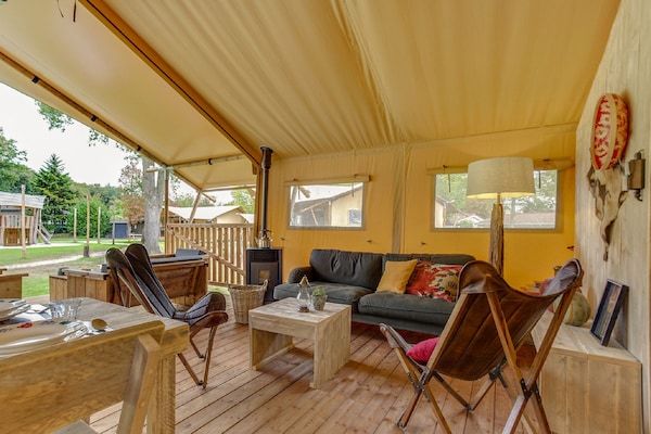 Woonkamer - Appartement in Nederland bij natuur in Uden (2)