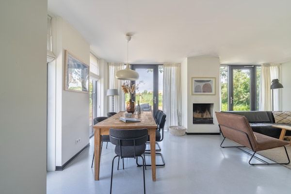 Eetkamer - Prachtig vakantiehuis vlakbij de zee in Egmond aan den Hoef (3)