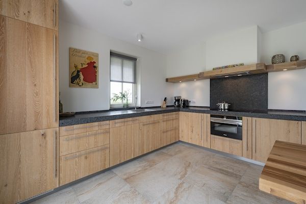 Keuken - Villa in Tjeukemeer met sauna in Delfstrahuizen (3)