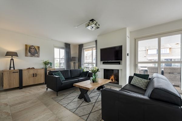Woonkamer - Villa in Tjeukemeer met sauna in Delfstrahuizen (2)