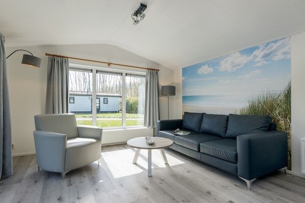 Woonkamer - Chalet op Texel bij Strand en Zee in De Koog (2)