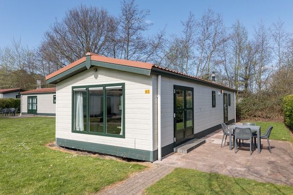 Buitenkant - Chalet op Texel bij Strand en Zee in De Koog (1)