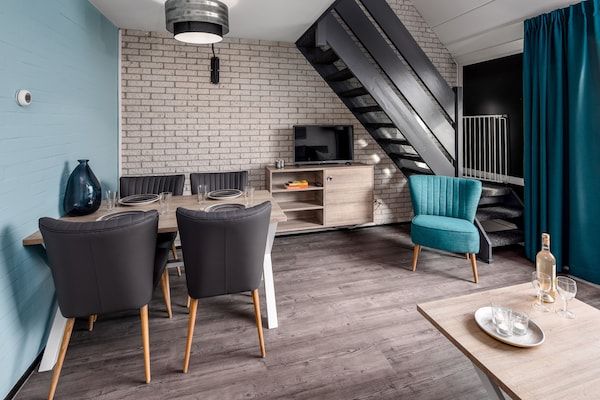 Woonkamer - Stijlvol appartement aan zee in Bruinisse (2)