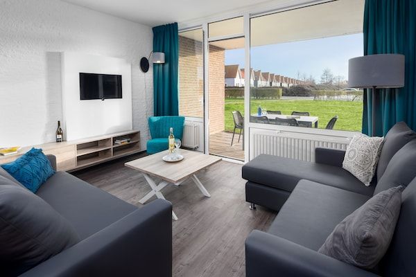 Woonkamer - Appartement in Aquadelta bij Faciliteiten in Bruinisse (1)
