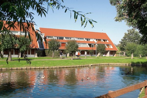Buitenkant - Appartement in Aquadelta bij Faciliteiten in Bruinisse (3)