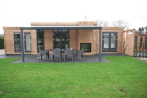 Buitenkant - Chalet in Nederland met privé sauna in Voorthuizen (1)