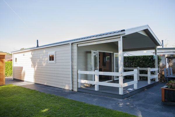 Buitenkant - Chalet in Nederland met privé sauna in Voorthuizen (1)