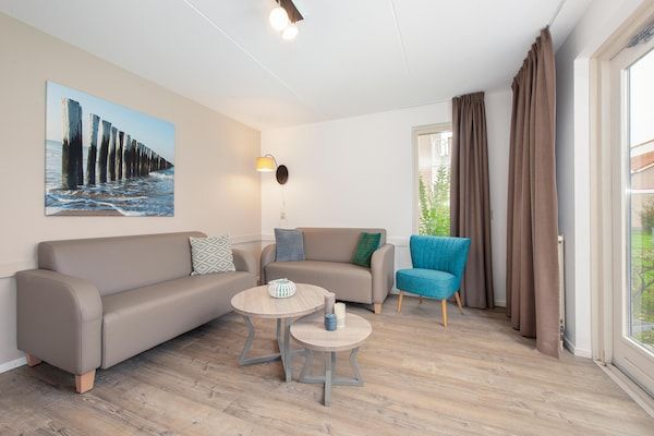 Woonkamer - Vakantiehuis in Zeeland bij de Kust in Renesse (2)
