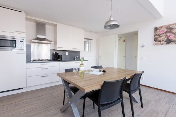 Keuken - Duinvilla in Ouddorp bij het Strand in Ouddorp (3)