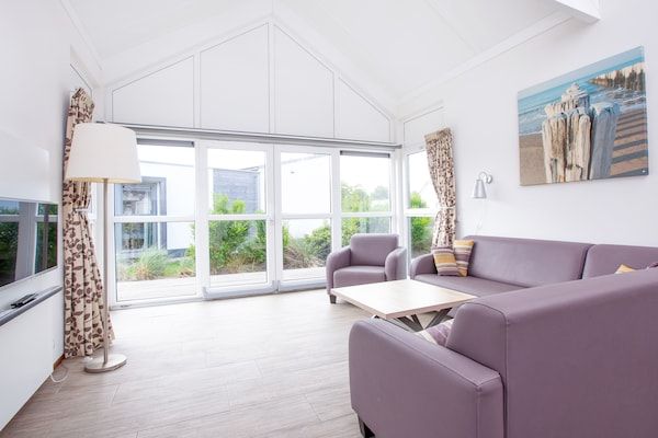 Woonkamer - Villa in Zeeland bij de duinen in Ouddorp (2)