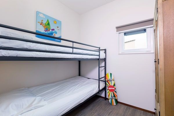Slaapkamer - Duinvilla in Nederland dicht bij de kust in Ouddorp (4)
