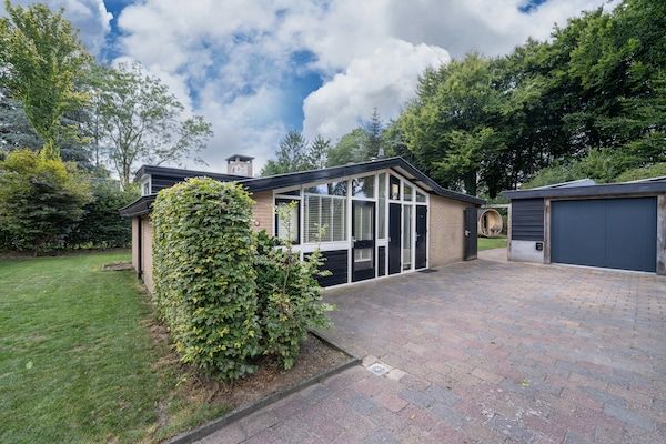 Buitenkant - Hondvriendelijk verblijf met spa in Voorthuizen (4)