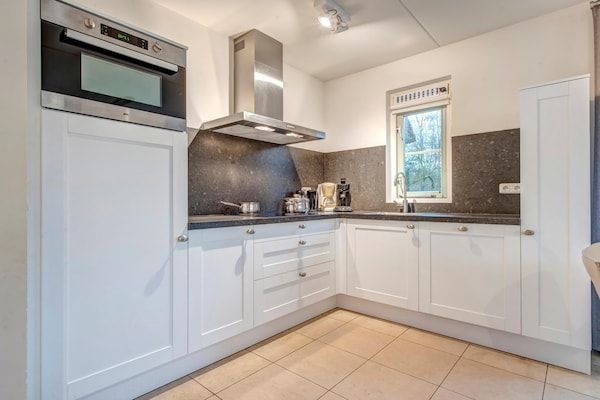Keuken - Villa in Domburg bij Noordzeestrand in Domburg (4)