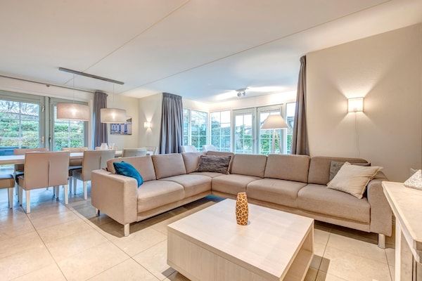 Woonkamer - Villa in Domburg bij Noordzeestrand in Domburg (2)