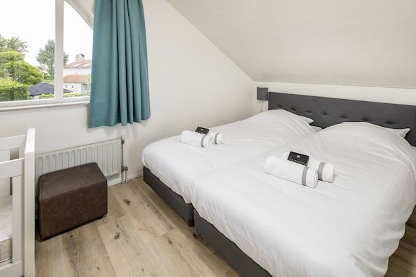 Slaapkamer - Modern huis aan het strand in Breskens (3)