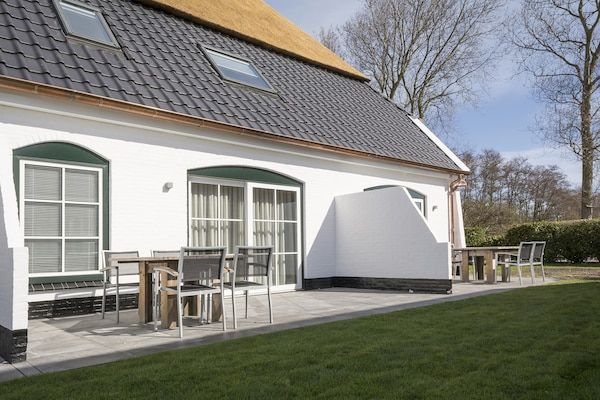 Buitenkant - Boerderij in De Cocksdorp bij het Strand in De Cocksdorp Texel (1)