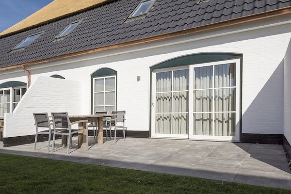 Buitenkant - Boerderij in De Cocksdorp bij het Strand in De Cocksdorp Texel (5)