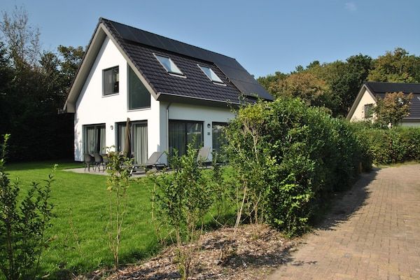 Buitenkant - Bungalow op Texel bij De Koog Strand in De Koog Texel (1)
