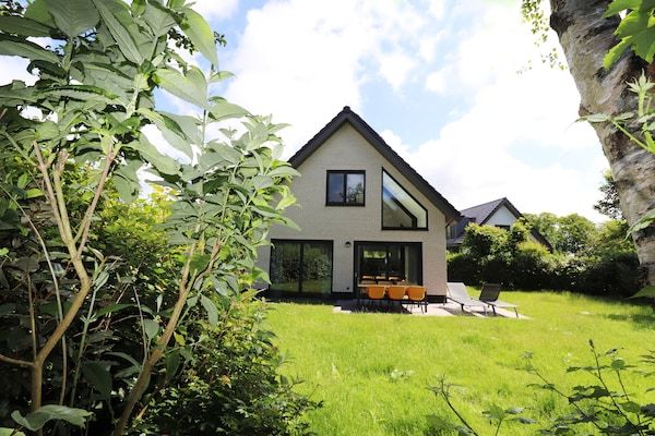 Buitenkant - Bungalow op Texel bij Nationaal Park Duinen in De Koog Texel (1)