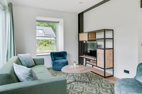 Woonkamer - Huis voor familie en huisdieren in De Koog Texel (5)