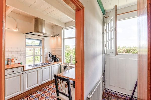 Keuken - Vakantiehuis Nieuwvliet-Bad bij Strand in Nieuwvliet (3)