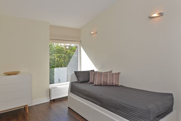 Slaapkamer - Vakantiehuis in Kamperland bij Veerse Meer in Kamperland (4)