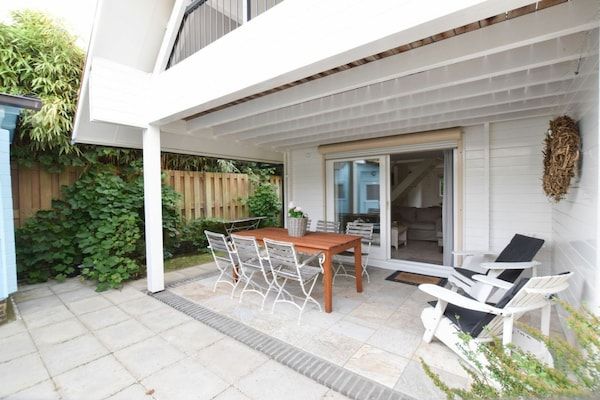 Buitenkant - Ruim vakantiehuis in Oostkapelle in Oostkapelle (1)