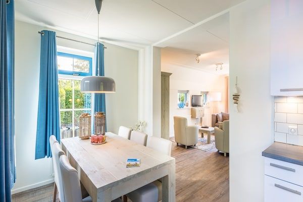 Eetkamer - Vakantiehuis op Texel met ruime tuin in De Koog (3)