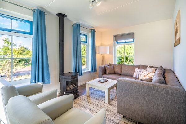 Woonkamer - Vakantiehuis op Texel met ruime tuin in De Koog (2)