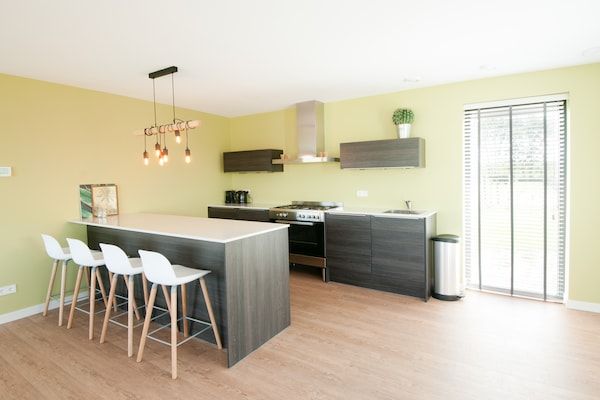 Keuken - Villa Oosterdam | Geschikt voor 10 personen in Tholen (3)
