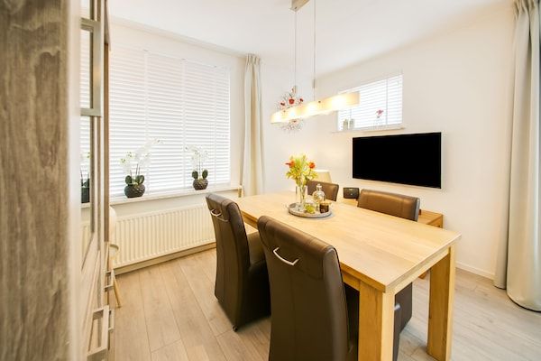 Eetkamer - Vakantiehuis in Kilder bij Bergherbos in Kilder (3)