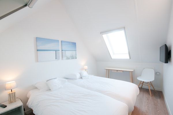 Slaapkamer - Villa Oesterdam | 4 personen in Tholen (3)