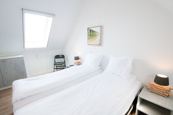 Slaapkamer - Villa Oesterdam | 6 personen in Tholen (5)
