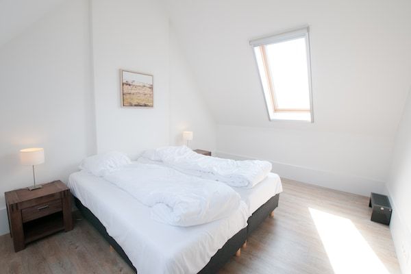 Slaapkamer - Villa OesterdamComfort | 6 personen in Tholen (4)