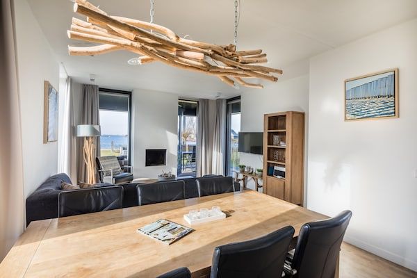 Eetkamer - Villa OesterdamComfort | 6 personen in Tholen (3)