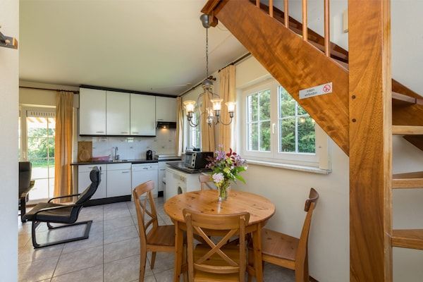 Eetkamer - Appartement in Vrouwenpolder bij de Duinen in Vrouwenpolder (4)