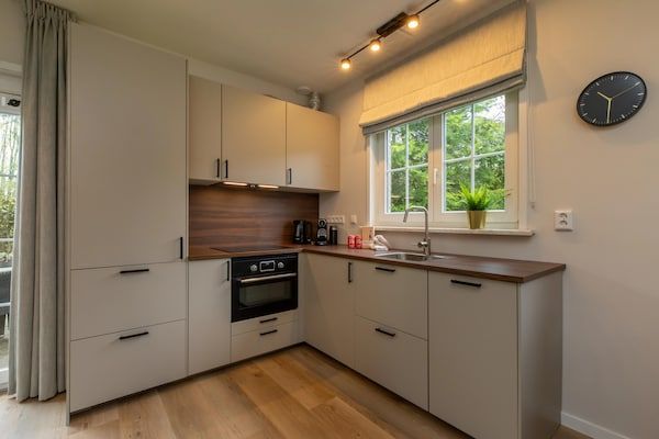 Keuken - Appartement in Vrouwenpolder bij de Duinen in Vrouwenpolder (5)