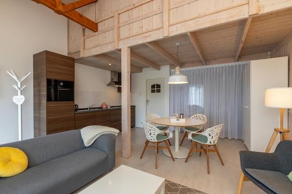 Woonkamer - Appartement in Zoutelande bij het Strand in Zoutelande (2)