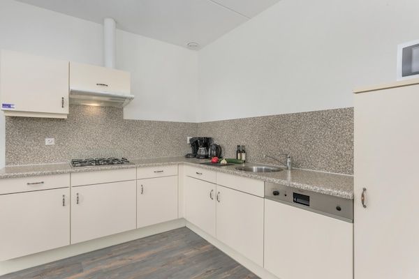 Keuken - Gezellige Volendamse vakantie in Volendam (3)