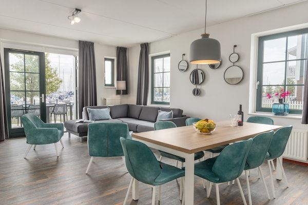 Eetkamer - Gezellige Volendamse vakantie in Volendam (2)