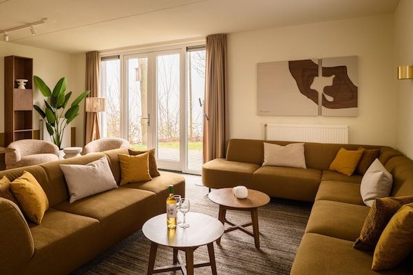 Woonkamer - Villa in Maastricht met ruime tuin in Maastricht (3)