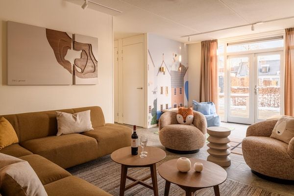 Woonkamer - Kinder Villa in Maastricht met Speeltuin in Maastricht (2)