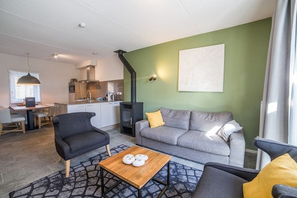 Woonkamer - Villa in Maastricht met buitensauna in Maastricht (1)