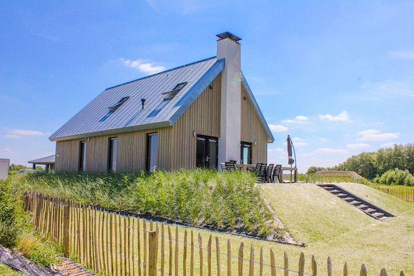 Buitenkant - Villa Oesterdam Wellness | 16 personen in Tholen (1)
