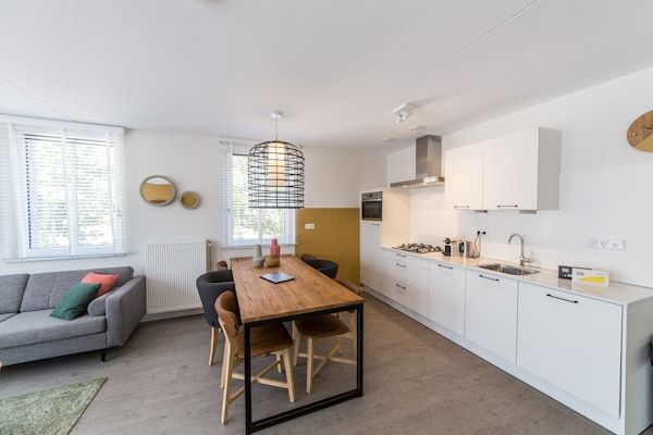 Keuken - Sauna, tuin en binnenzwembad in Maastricht (3)