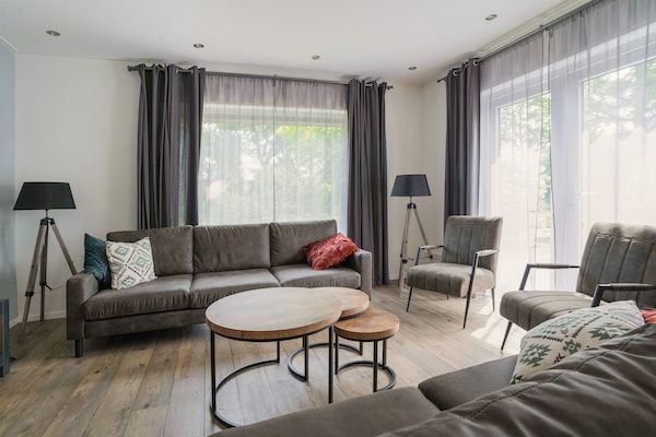 Woonkamer - Groepshuis in Lemele bij Heuvelrug in Lemele (2)