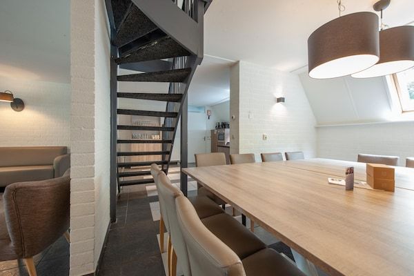 Eetkamer - Villa bij De Biesbosch & Breda in Oosterhout (2)