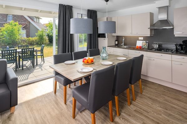 Keuken - Villa in Arcen met toegang tot Thermen in Arcen (4)