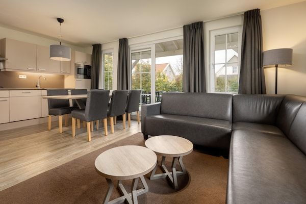 Woonkamer - Villa in Arcen met toegang tot Thermen in Arcen (2)