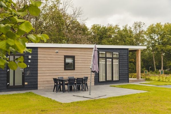 Buitenkant - Chalet in Nederland met ruime tuin in Rijssen (1)